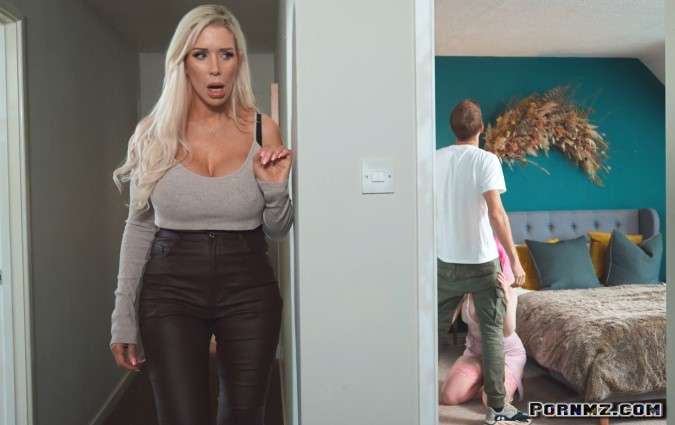 BrazzersExxtra Evie Rees Tania Amazon Stepmom Surprise Pornmz