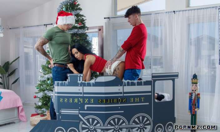 PrincessCum Bianca Bangs The Nubiles Express Pornmz