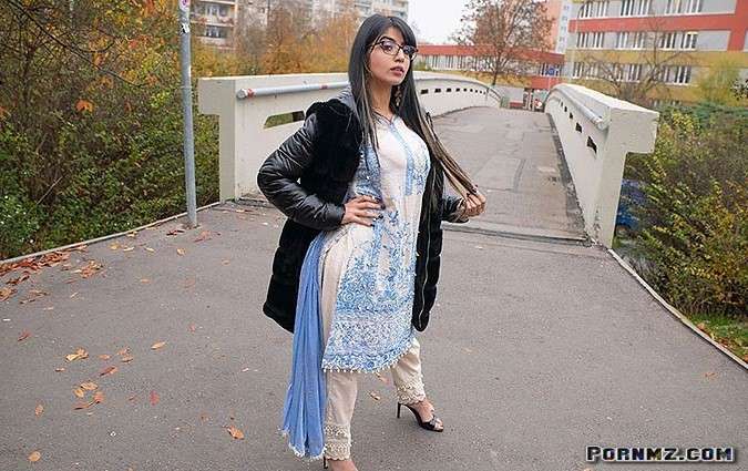 PublicAgent Aaliyah Yasin The Present In The Pocket Pornmz